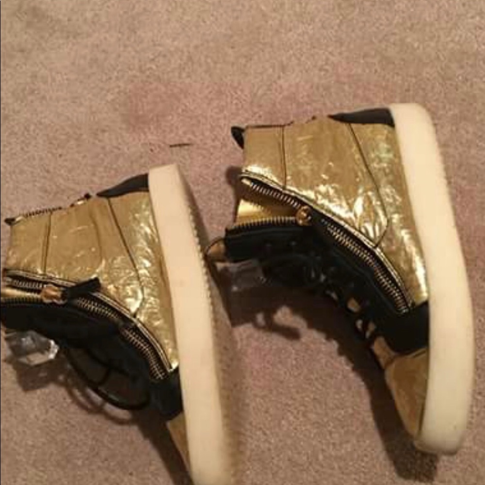 Giuseppe Gold foil (used)